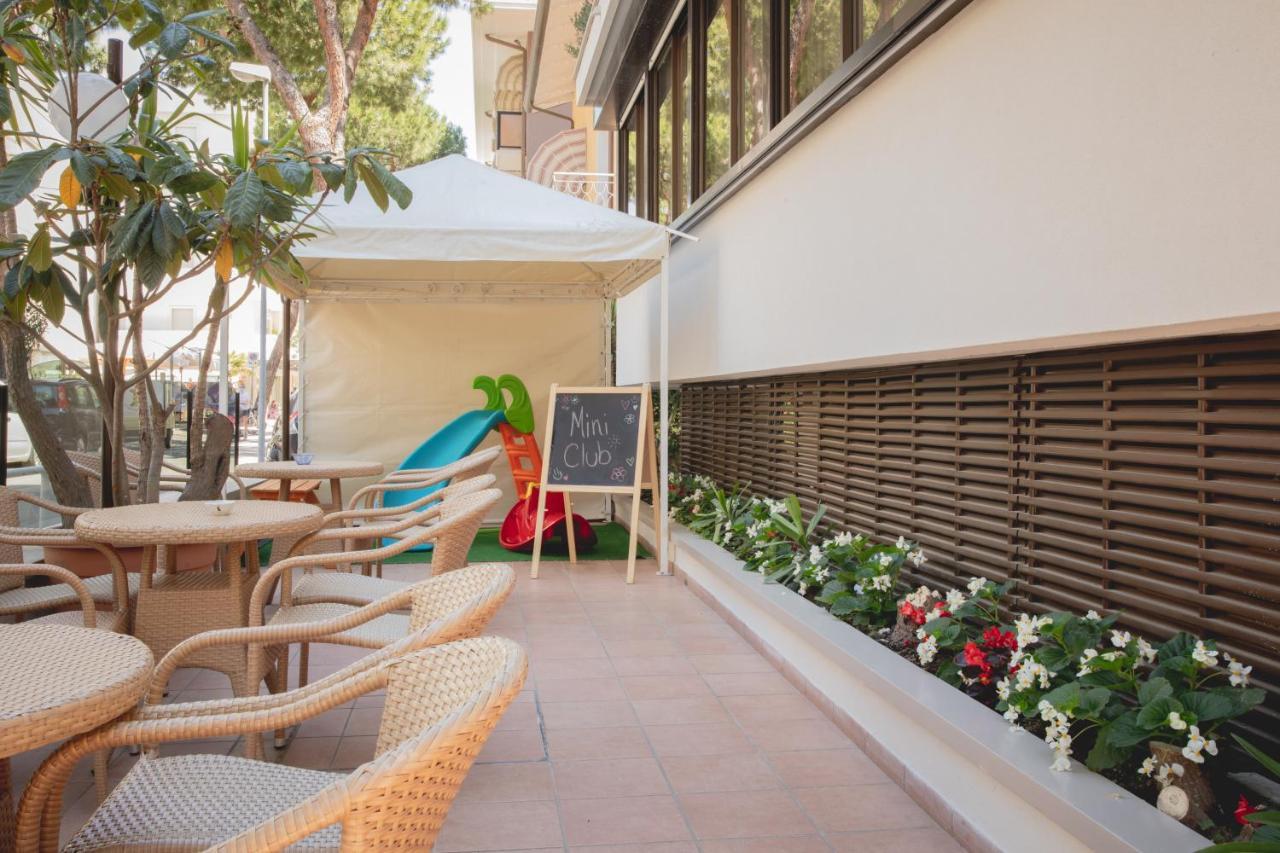 Hotel Cavalli Cattolica Buitenkant foto
