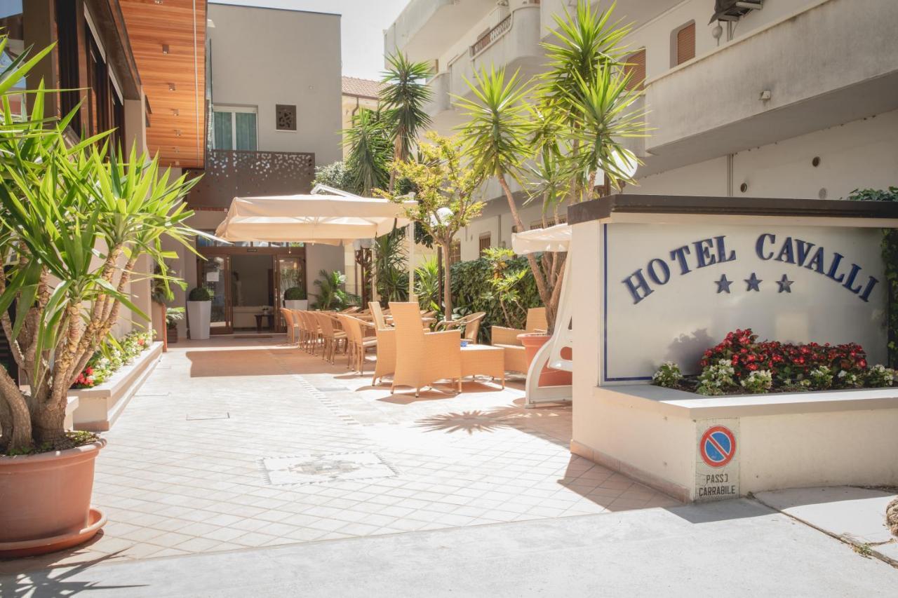 Hotel Cavalli Cattolica Buitenkant foto