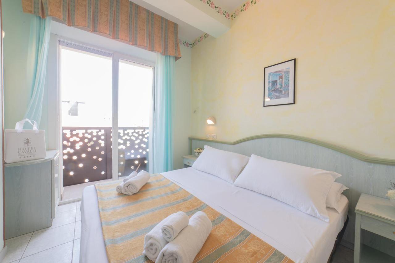 Hotel Cavalli Cattolica Buitenkant foto