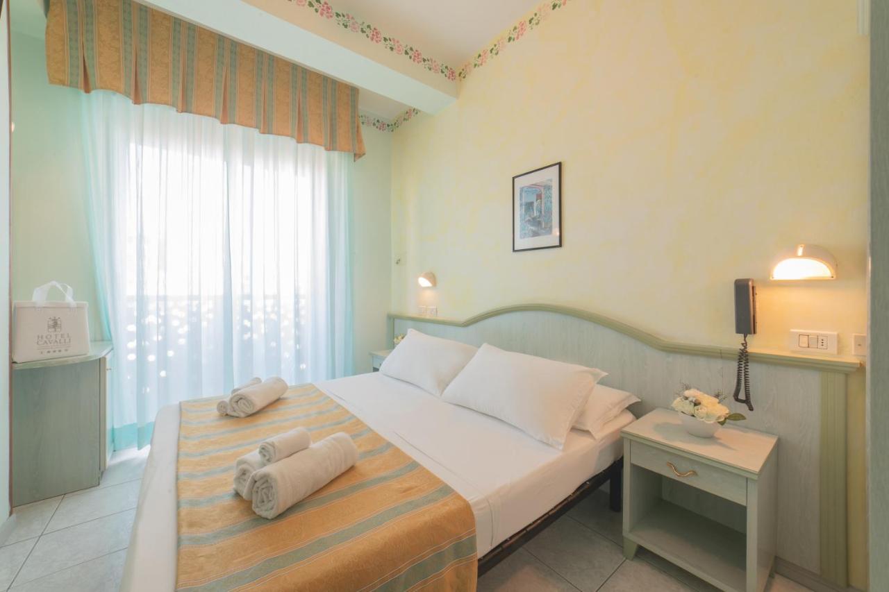Hotel Cavalli Cattolica Buitenkant foto